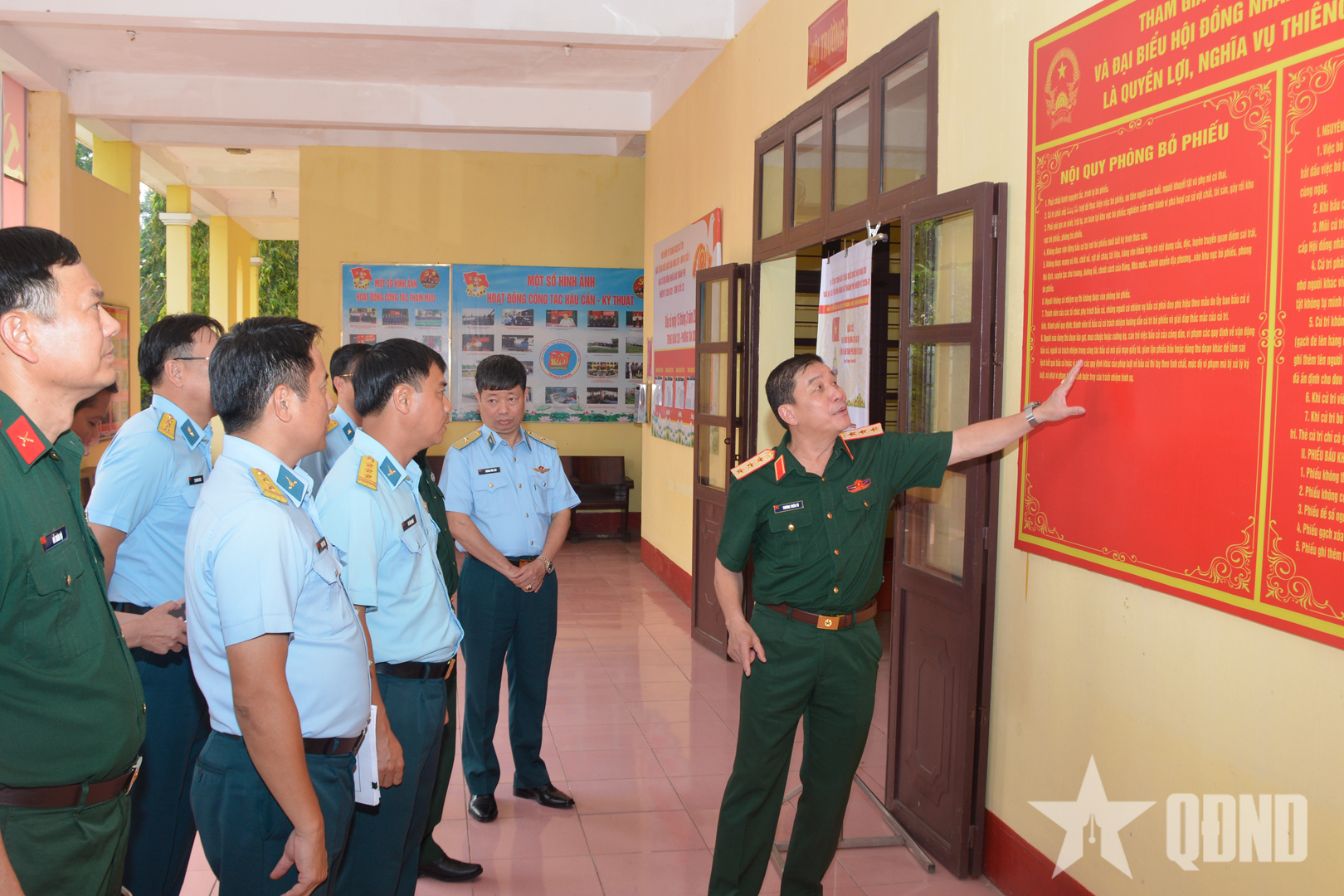 Thượng tướng Trương Thiên Tô kiểm tra công tác chuẩn bị bầu cử tại Sư đoàn 367